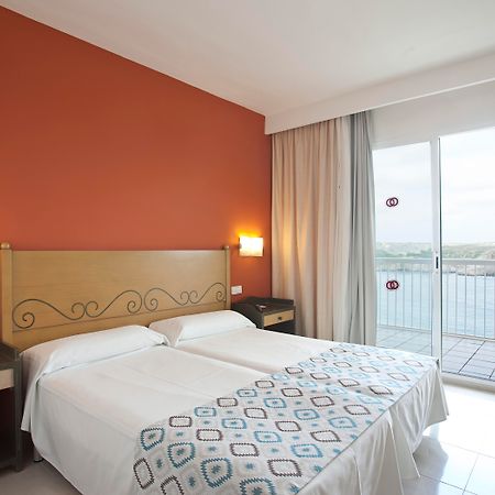 Club Hotel Aguamarina Arenal d'en Castell Exterior photo