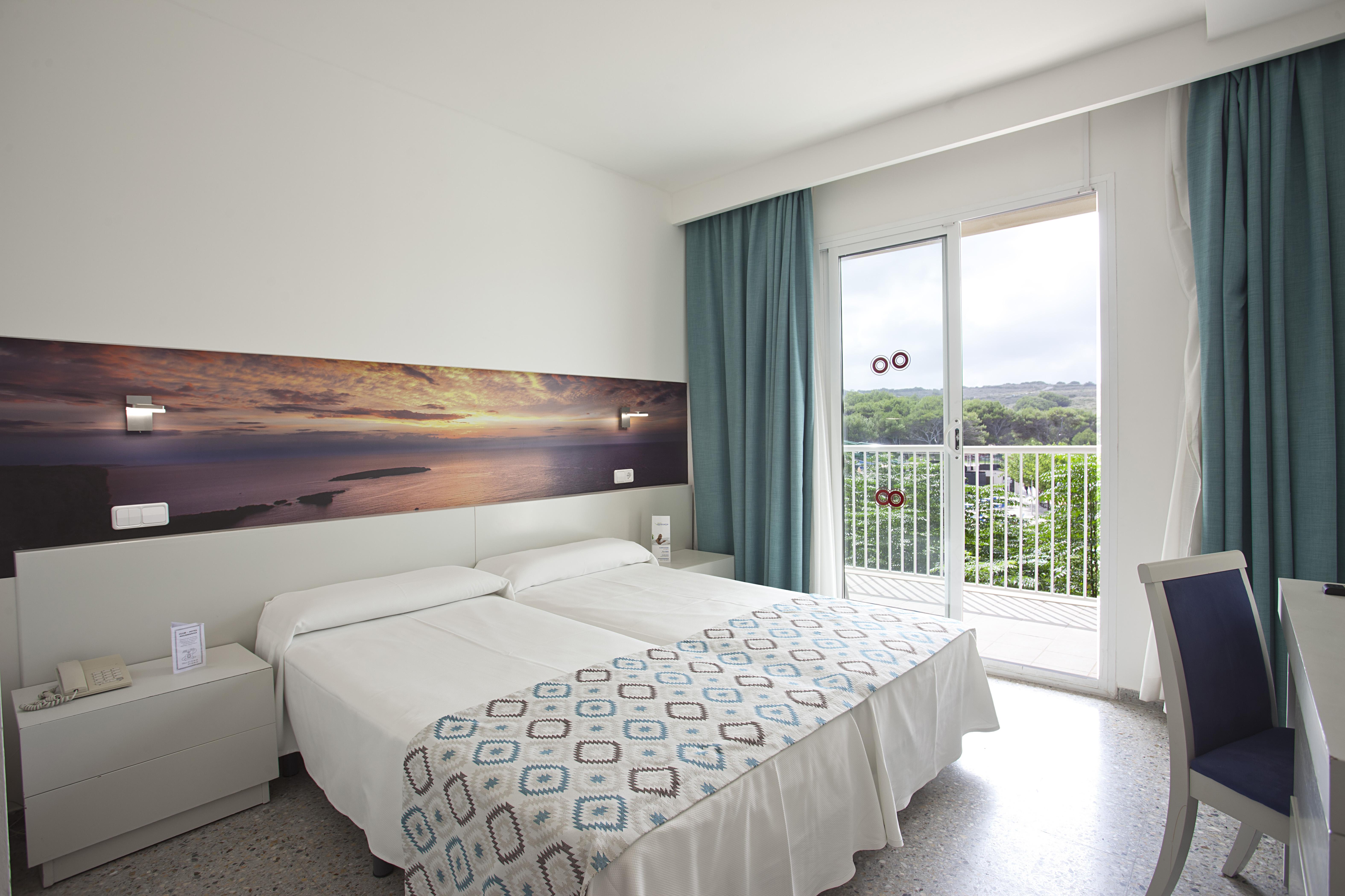 Club Hotel Aguamarina Arenal d'en Castell Exterior photo