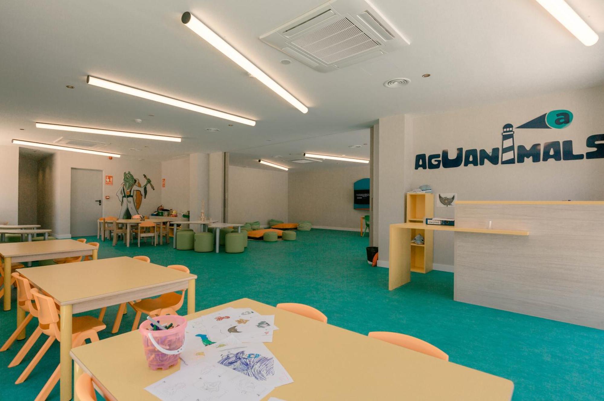 Club Hotel Aguamarina Arenal d'en Castell Exterior photo